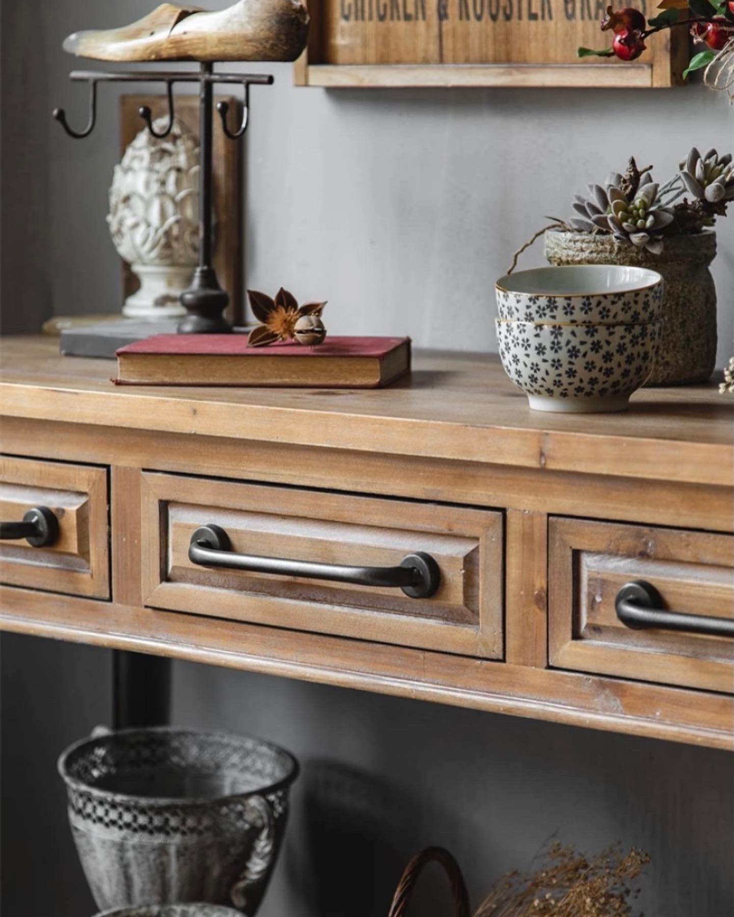 ARRIMO TRES CAJONES MADERA METAL